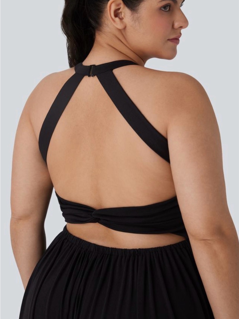 Plus-Size Black Sleeveless Jumpsuit with Open Back - Picture 4 of 9